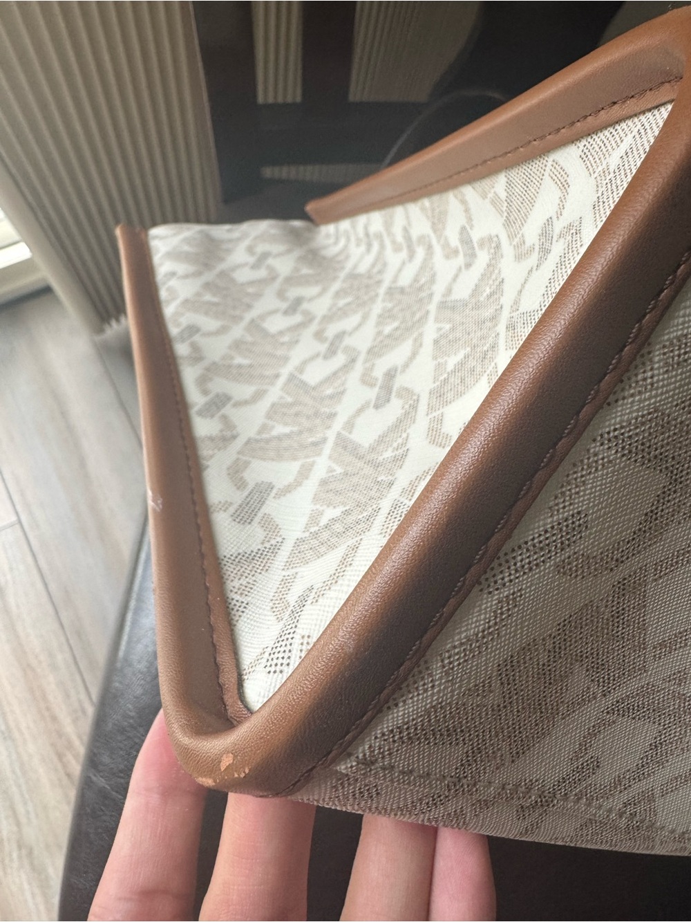 Michael Kors Gigi Large Tote Bag Beige and Brown caryall with Adjustable Strap - Picture 13 of 16